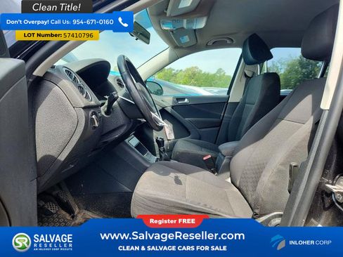 Used 2014 Volkswagen Tiguan S FWD image 9