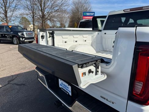 Used 2022 GMC Sierra 1500 SLT w/ SLT Convenience Package image 36