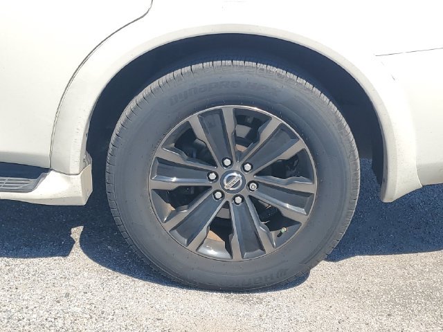Used 2020 Nissan Armada Platinum w/ Cargo Package RWD image 3