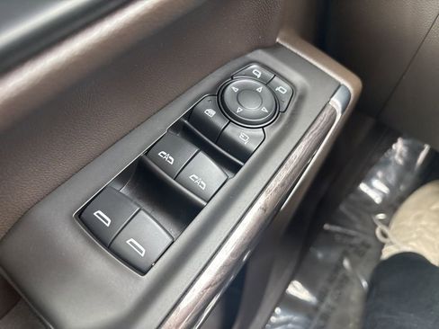 Used 2021 Chevrolet Silverado 1500 LTZ image 17