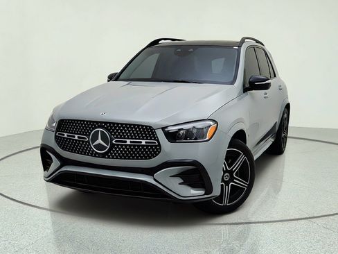 Used 2025 Mercedes-Benz GLE 350 4MATIC w/ AMG Line Exterior image 2