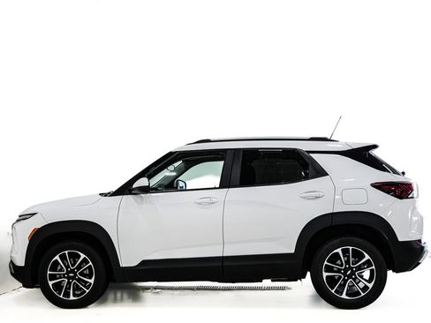 Used 2025 Chevrolet TrailBlazer LT FWD image 5