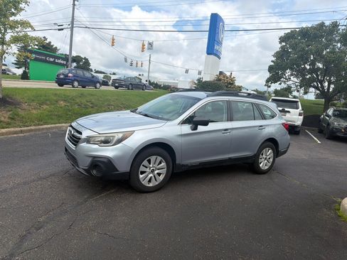 Used 2019 Subaru Outback 2.5i AWD/4WD image 6
