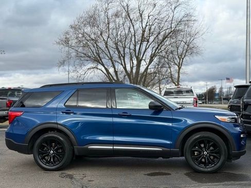 Used 2022 Ford Explorer XLT w/ Equipment Group 202A image 38