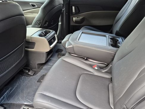 New 2026 Kia Carnival EX FWD image 12