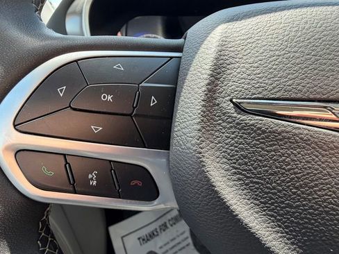 Certified 2023 Chrysler Pacifica Touring-L FWD image 30