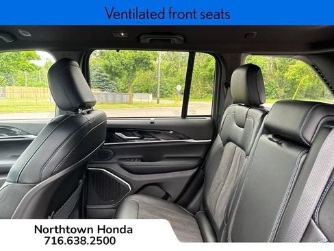 Used 2023 Jeep Grand Cherokee Trailhawk w/ Luxury Tech Group III AWD/4WD image 20