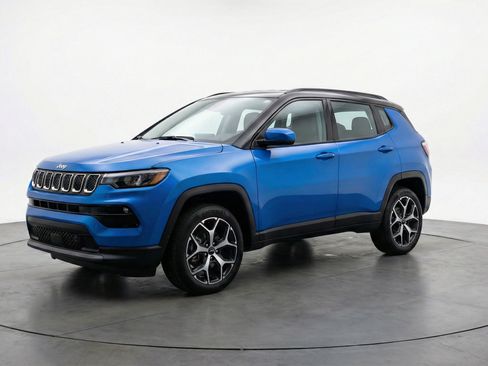 Used 2025 Jeep Compass Limited AWD/4WD image 3