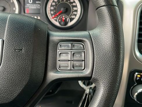 Used 2019 RAM 1500 Classic SLT image 10