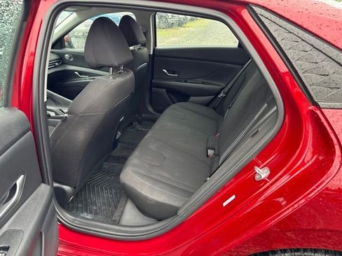Used 2024 Hyundai Elantra SEL FWD image 13
