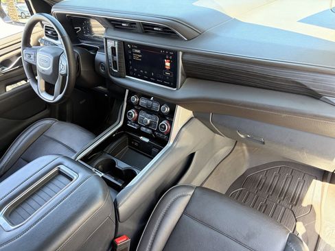 Used 2023 GMC Yukon XL Denali AWD/4WD image 12
