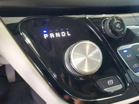 Used 2017 Chrysler Pacifica LX FWD image 29