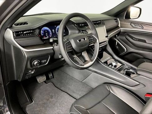 New 2026 Jeep Grand Cherokee L Limited image 8