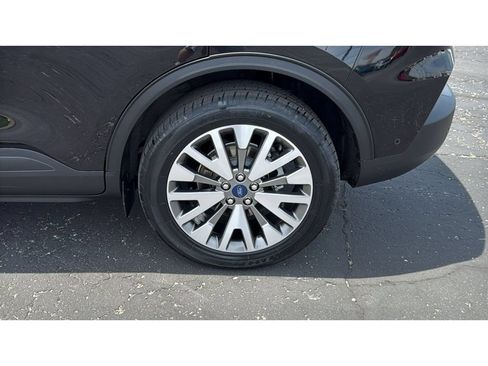 Used 2020 Ford Escape Titanium w/ Titanium Premium Package 2.0 AWD/4WD image 13