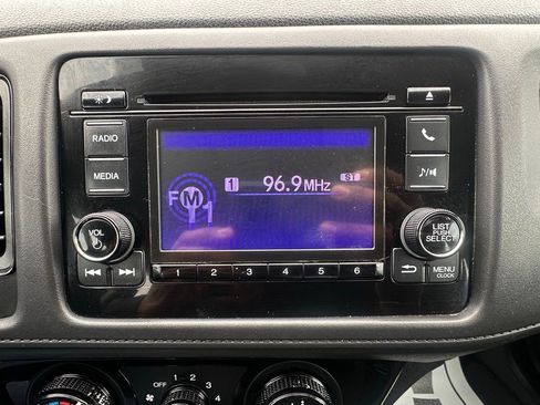 Used 2021 Honda HR-V LX image 16