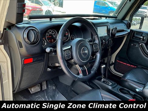 Used 2017 Jeep Wrangler Unlimited Rubicon AWD/4WD image 4