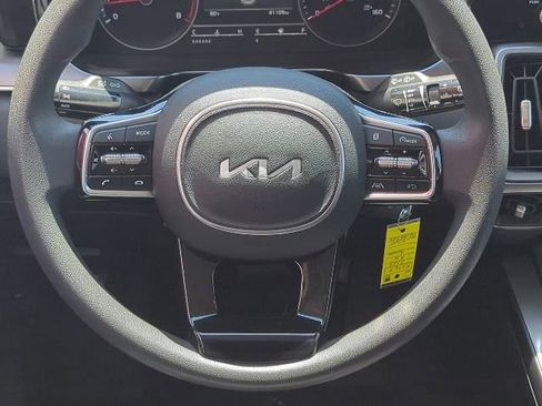 Used 2023 Kia Sorento LX AWD/4WD image 9