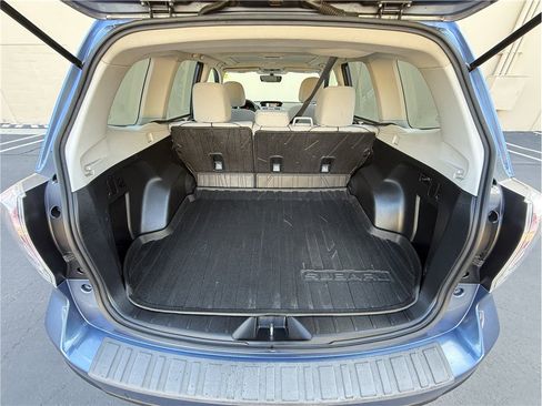 Used 2017 Subaru Forester 2.5i Premium w/ All-Weather Package AWD/4WD image 24