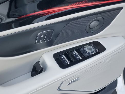 New 2026 Lincoln Nautilus Reserve image 9