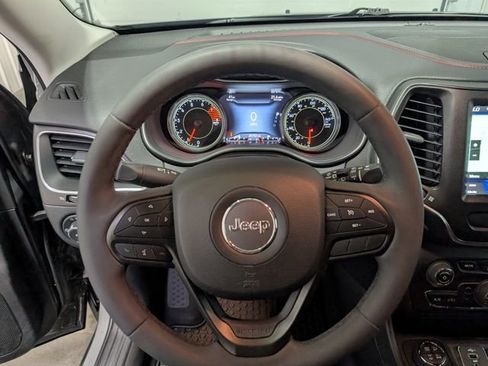 Used 2022 Jeep Cherokee Trailhawk w/ Sound & Nav Group AWD/4WD image 16
