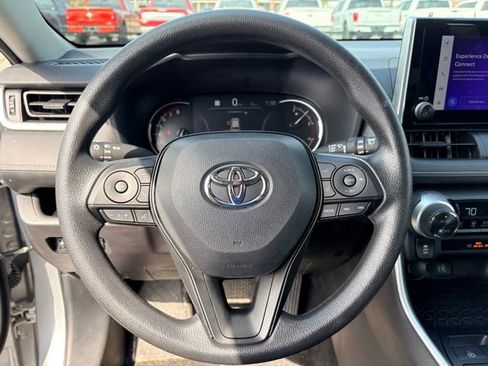 Used 2025 Toyota RAV4 XLE image 21