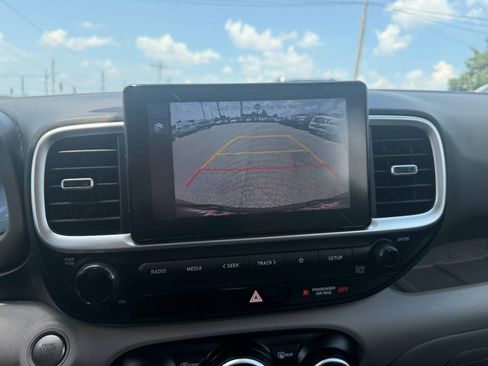 Used 2025 Hyundai Venue SEL FWD image 47