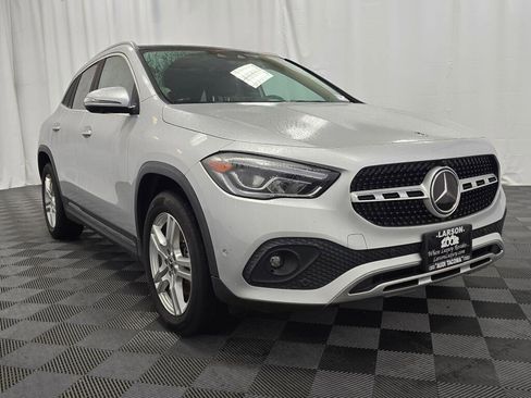 Used 2022 Mercedes-Benz GLA 250 4MATIC w/ Premium Package Lite image 8