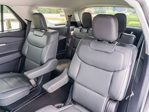 New 2025 Ford Explorer Active w/ Active Comfort Package image 13