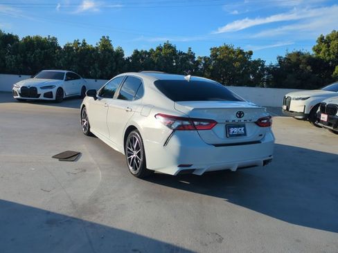 Used 2022 Toyota Camry SE w/ Carpet Mat Package (TMS) FWD image 8