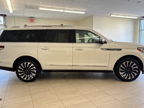 Certified 2023 Lincoln Navigator L Black Label image 3