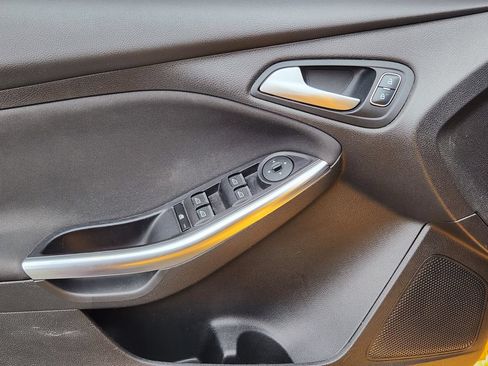 Used 2015 Ford Focus ST w/ Equipment Group 401A FWD image 26