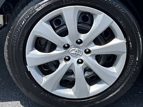 Used 2021 Toyota Corolla LE FWD image 7