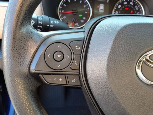 Used 2021 Toyota RAV4 XLE AWD/4WD image 30
