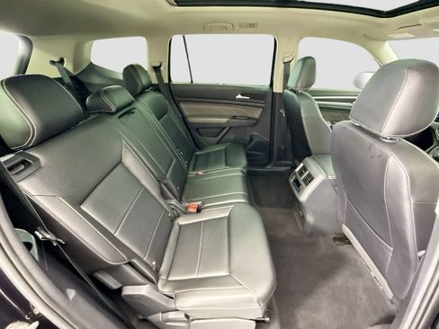 Used 2023 Volkswagen Atlas SE w/ Panoramic Sunroof Package FWD image 20