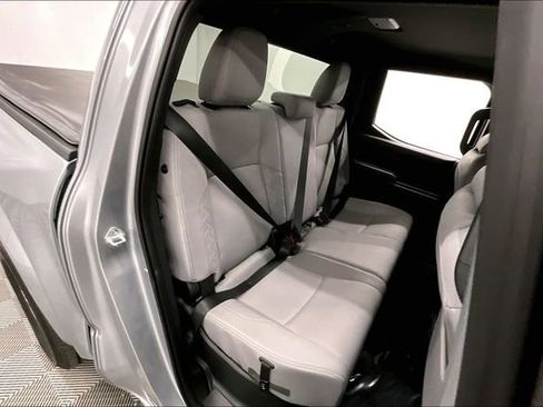 Used 2025 Toyota Tacoma SR5 AWD/4WD image 24