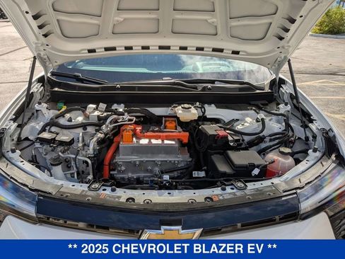New 2025 Chevrolet Blazer EV LT AWD/4WD image 31