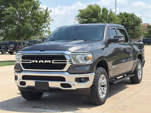 Used 2021 RAM 1500 Lone Star AWD/4WD image 3