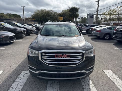 Used 2018 GMC Acadia SLE image 12