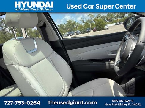 Used 2025 Hyundai Tucson Limited AWD/4WD image 8