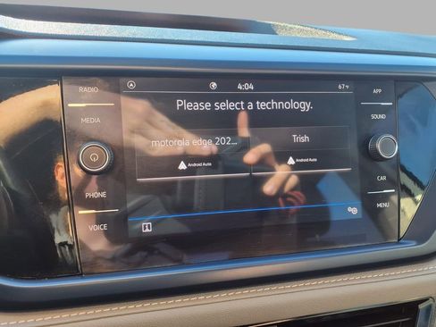 Used 2024 Volkswagen Taos SE image 7