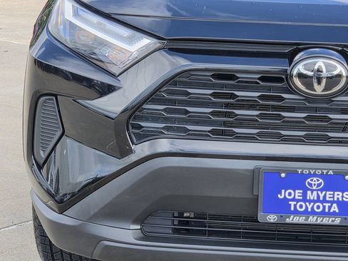 Used 2025 Toyota RAV4 XLE FWD image 5