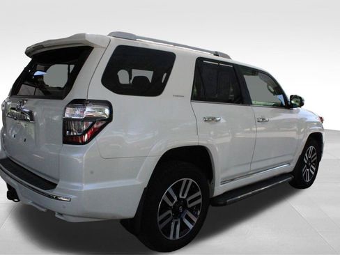 Used 2017 Toyota 4Runner Limited AWD/4WD image 18