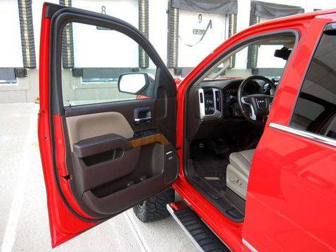 Used 2018 GMC Sierra 1500 SLT w/ SLT Premium Package image 17