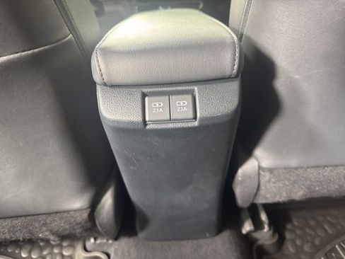 Used 2019 Toyota Prius XLE image 13