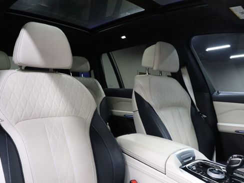Used 2020 BMW X7 M50i w/ Dynamic Handling Package image 25