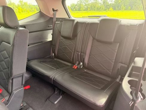 Used 2025 Volkswagen Atlas SE FWD image 8