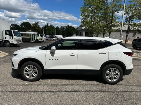 Used 2021 Chevrolet Blazer LT FWD image 2