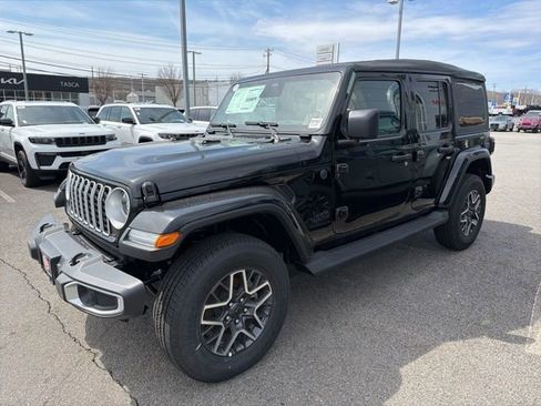 New 2026 Jeep Wrangler Unlimited Sahara AWD/4WD image 6