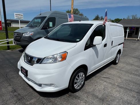 Used 2019 Nissan NV200 SV image 2