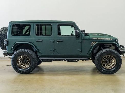 Used 2025 Jeep Wrangler Unlimited Rubicon w/ Technology Group image 38